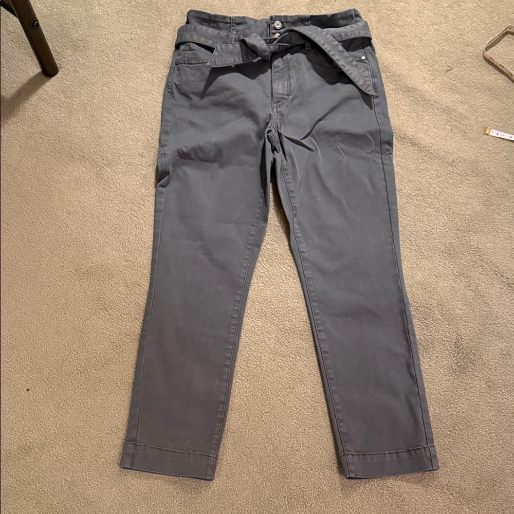 WHBM High-Rise Slim Crop size 4 with removable belt